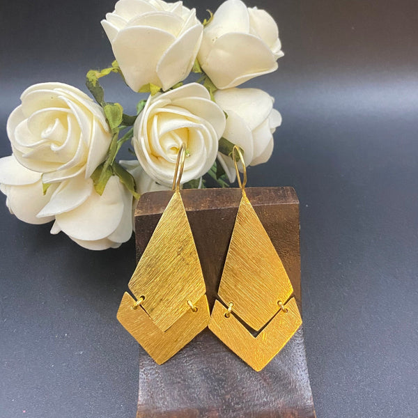 Pendientes LASCA bañados en oro - Diseño con carácter