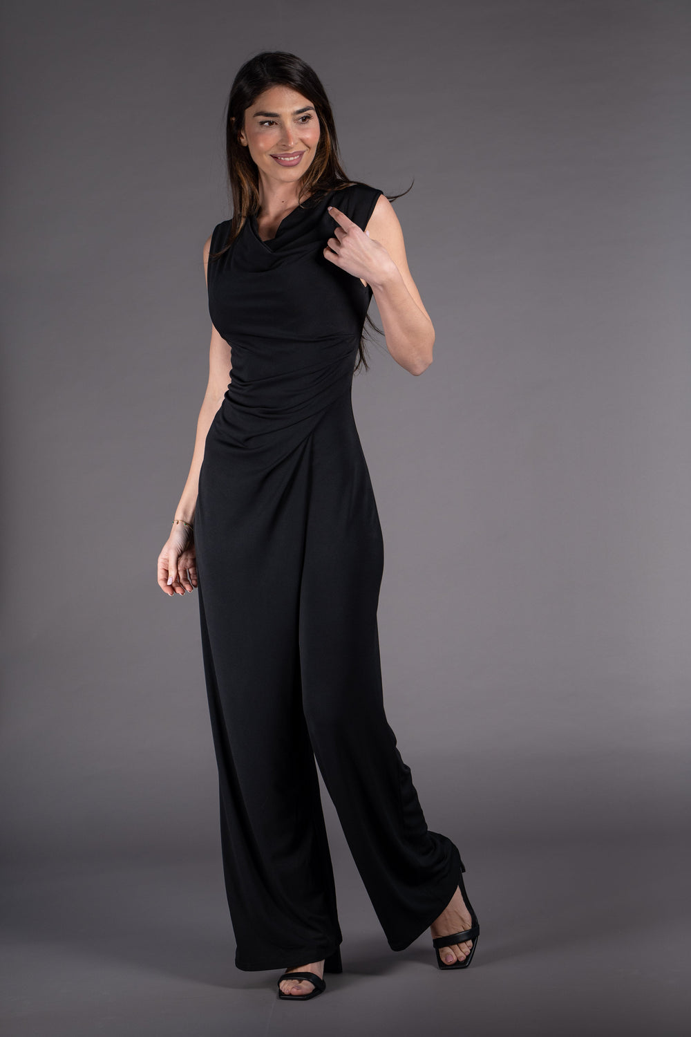 Mono sin mangas escote drapeado